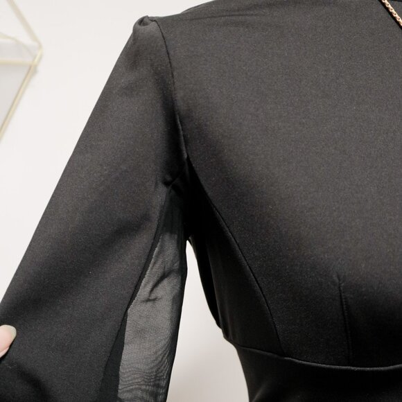 Black Long Sleeve Mesh Panel Crop Top 🐈⬛ MICHI NY - Picture 5 of 8